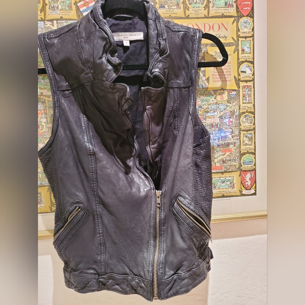 What goes around comes around Distressed Leather Vest - Picture 5 of 7
